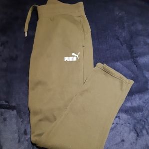 Puma sweats in olive green